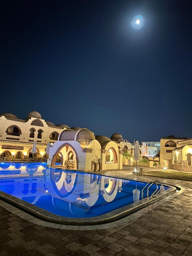 Elphardous Oasis Hotel Luxor Exteriör bild